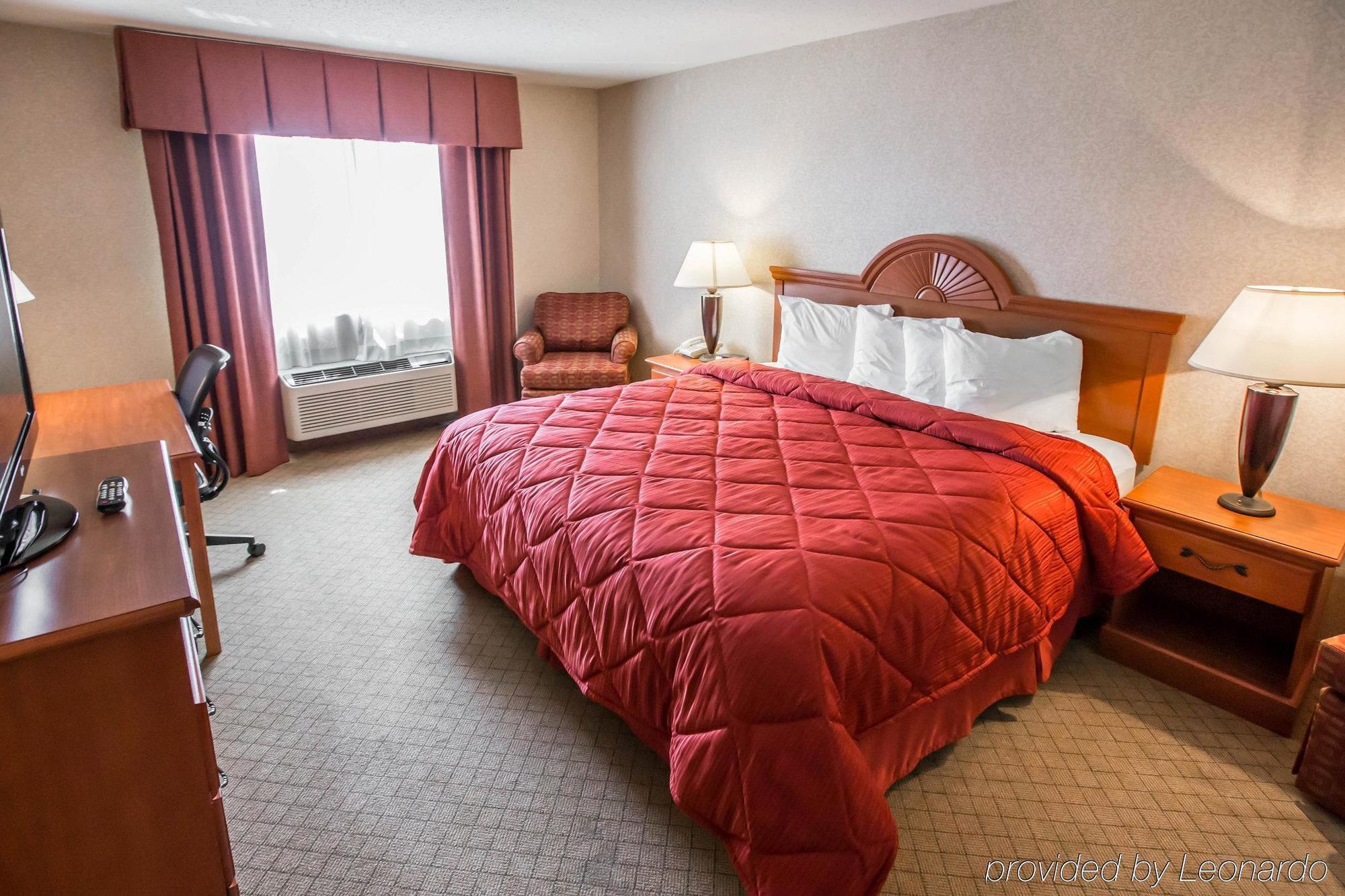 Quality Inn & Suites Woodstock Near Lake Geneva Exterior foto