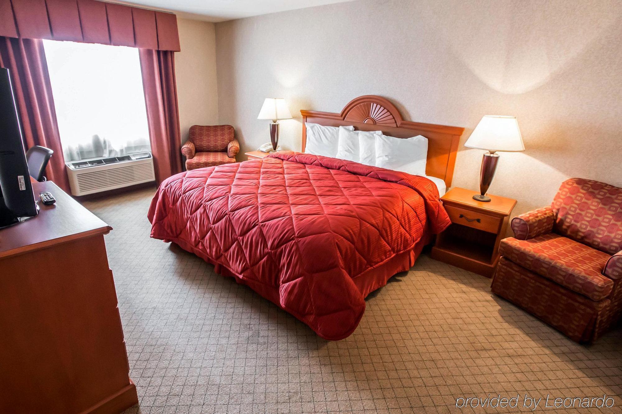 Quality Inn & Suites Woodstock Near Lake Geneva Exterior foto