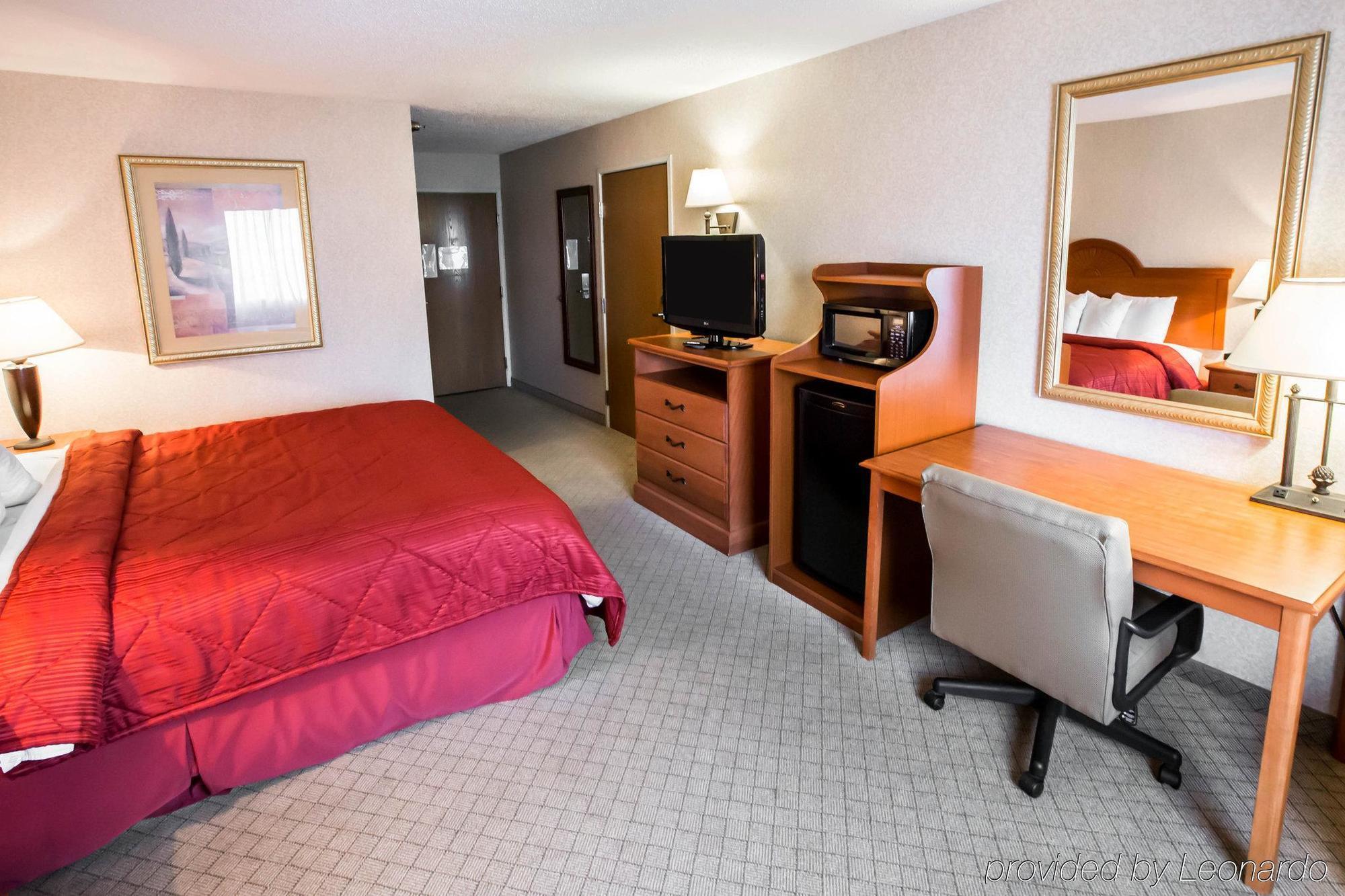 Quality Inn & Suites Woodstock Near Lake Geneva Exterior foto