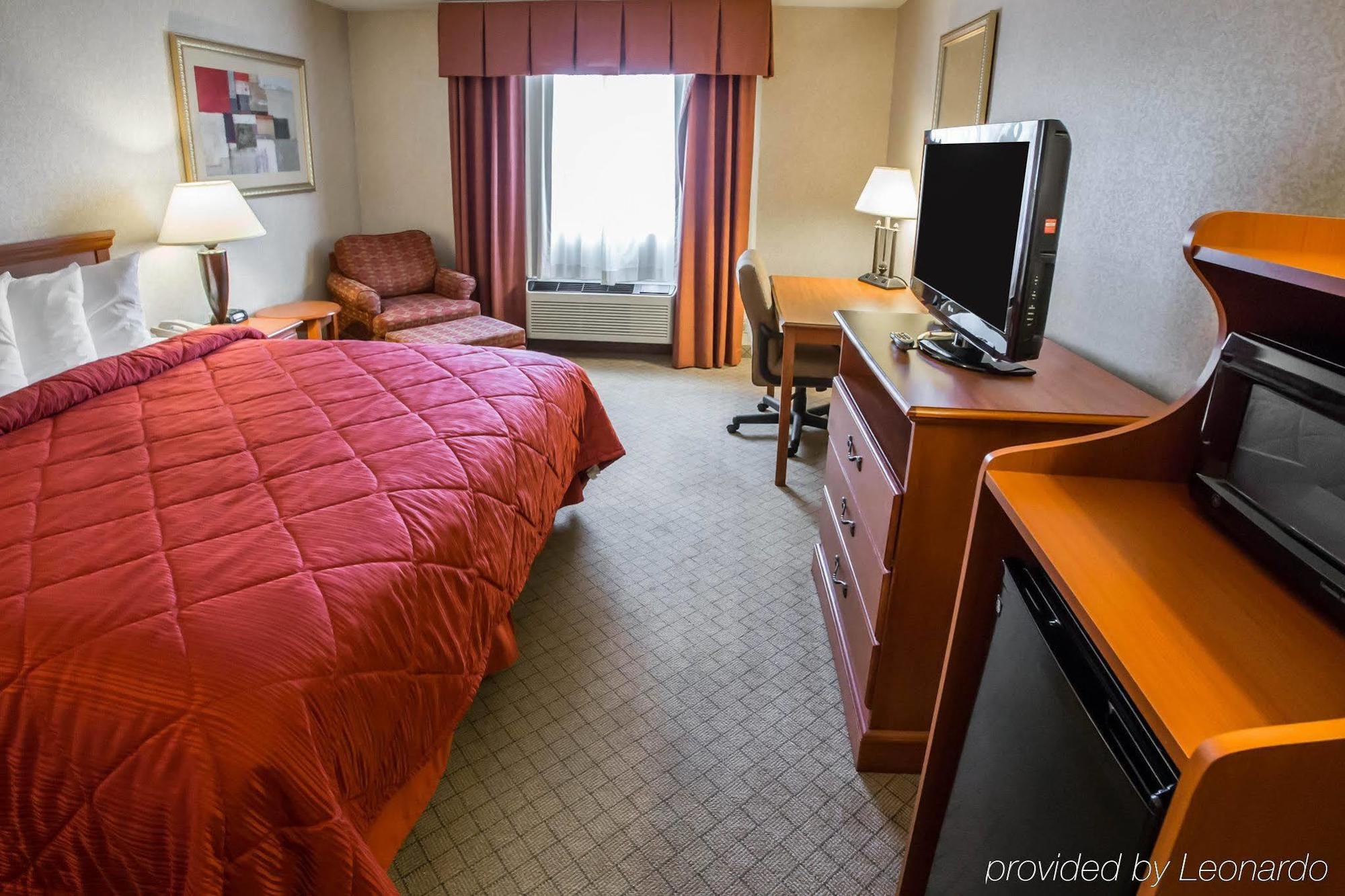 Quality Inn & Suites Woodstock Near Lake Geneva Exterior foto